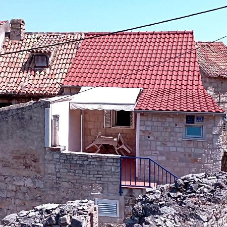 Ana Apartments Вис Екстериор снимка
