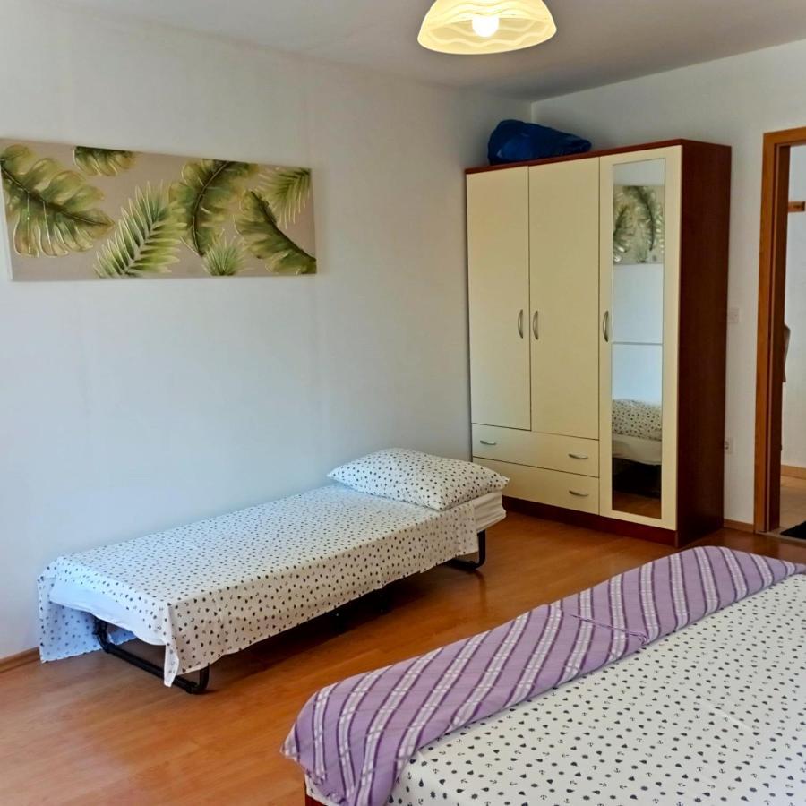 Ana Apartments Вис Екстериор снимка