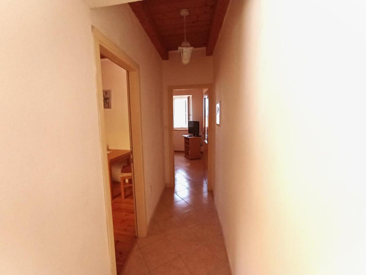 Ana Apartments Вис Екстериор снимка