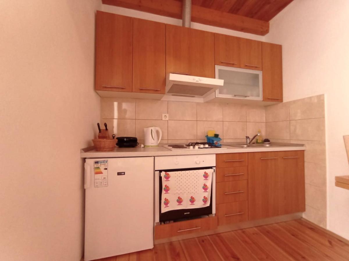 Ana Apartments Вис Екстериор снимка
